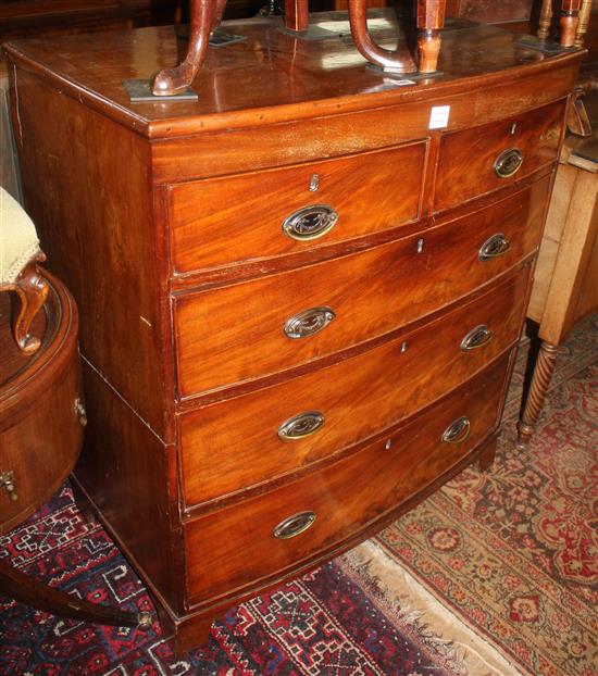 Regency mahogany bow front chest of drawers(-)